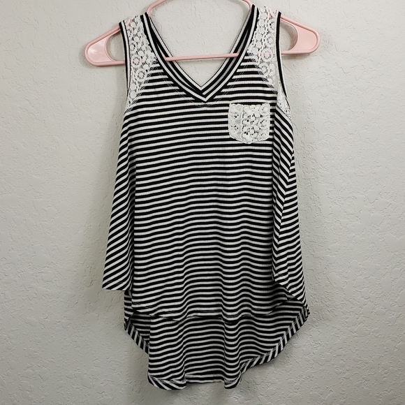American Rag Top Striped White Black Lace Shoulder - Picture 1 of 5